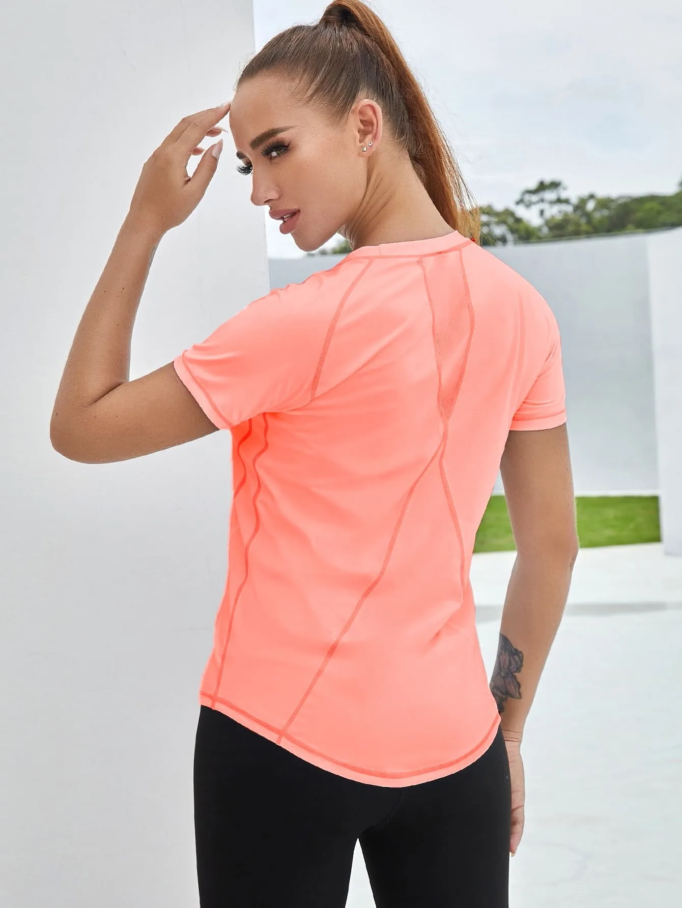 Breathable Curved Hem Mesh Insert Active Tee SS23