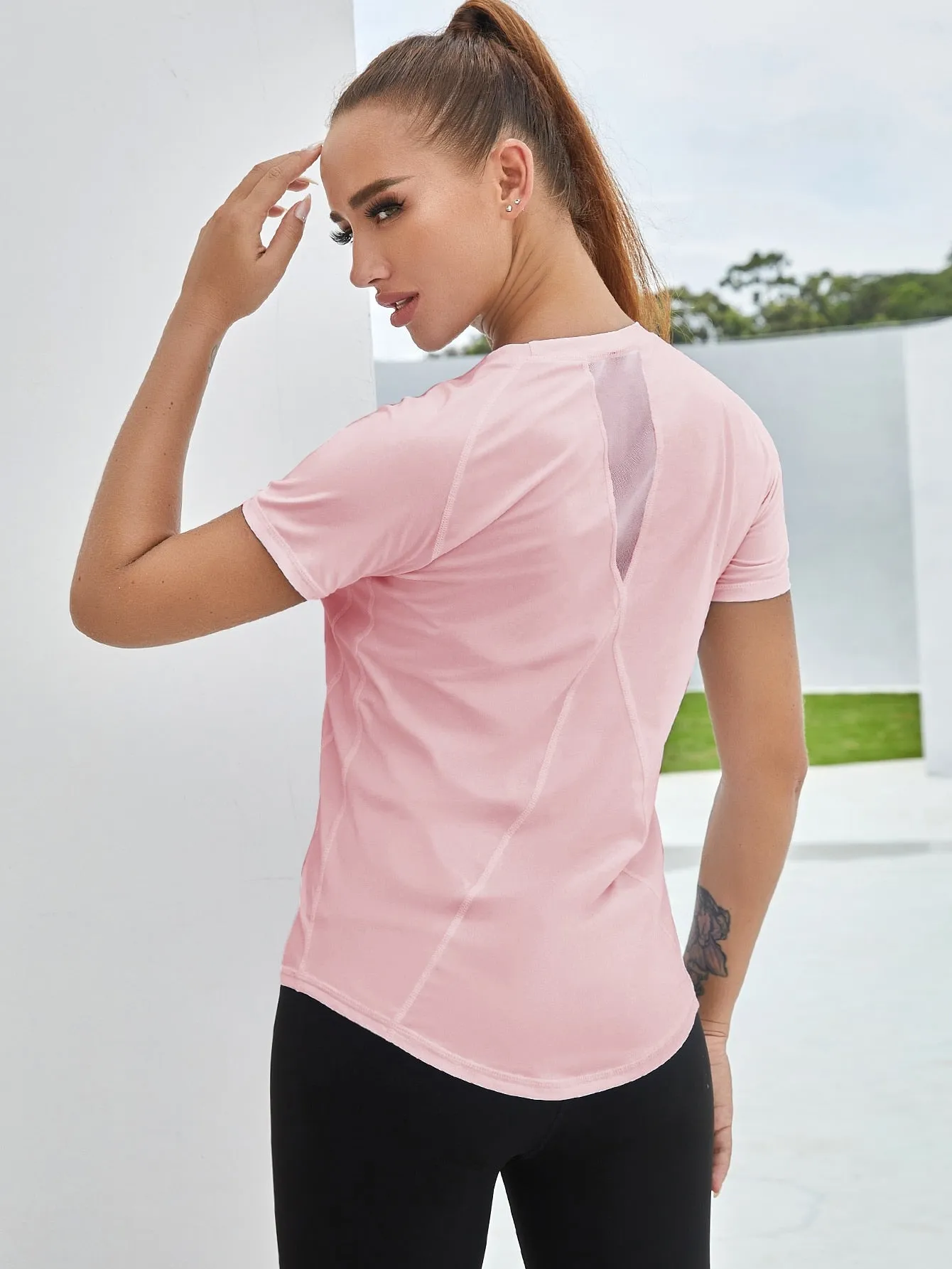 Breathable Curved Hem Mesh Insert Active Tee SS23