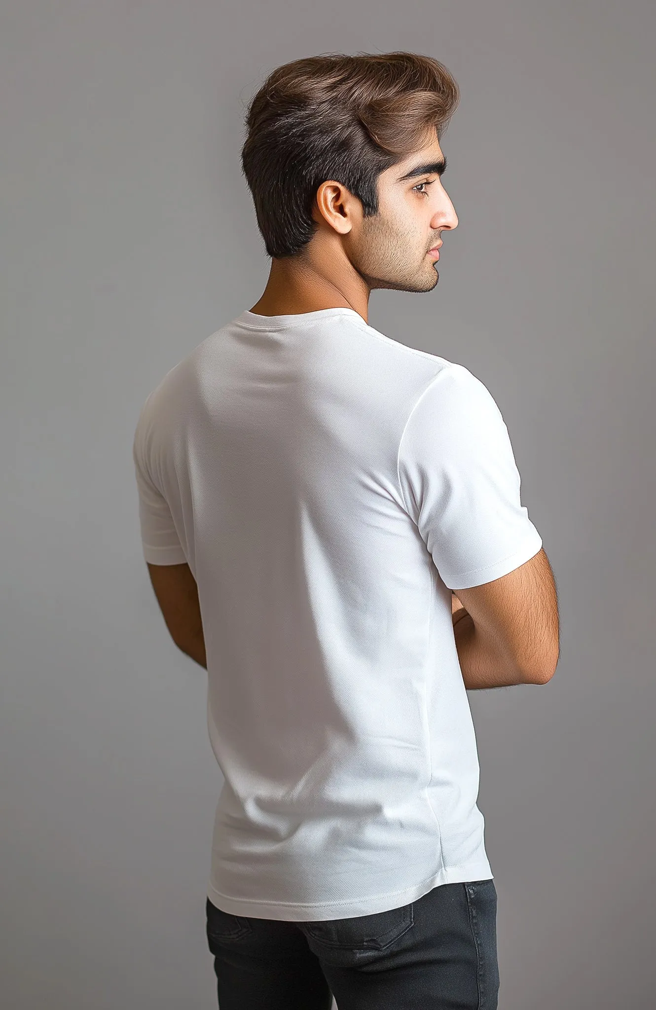 Men’s Essential Round Neck (Short Sleeves)